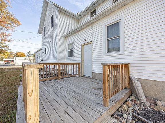 5th image of 818 E Groninger St