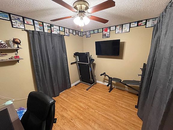 Second bedroom