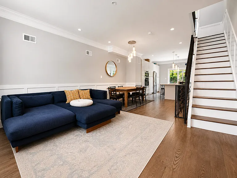 1127 Kimball St — Photo 1