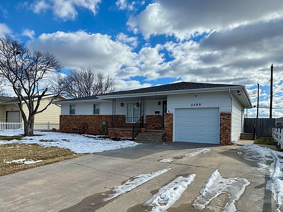 2nd image of 2209 Virginia Dr