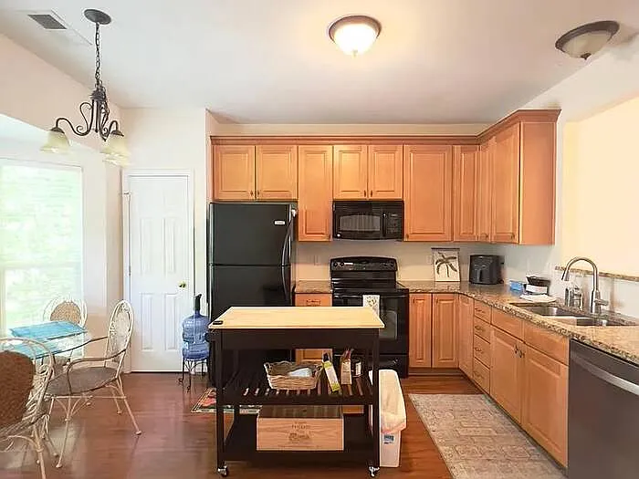 12815 Bullock Greenway Blvd — Photo 4