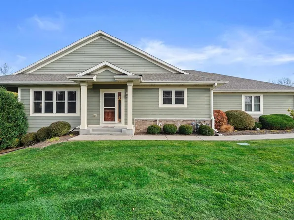 14290 West Farrell DRIVE, New Berlin, WI 53151