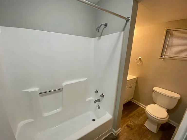 204 Courtyard Cir — Photo 104