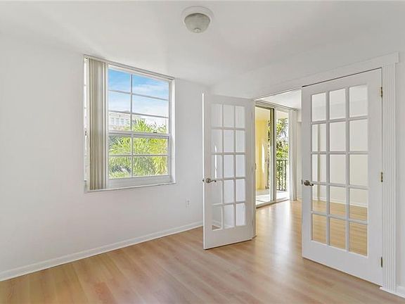 4th image of 520 SE 5th Ave APT 1301