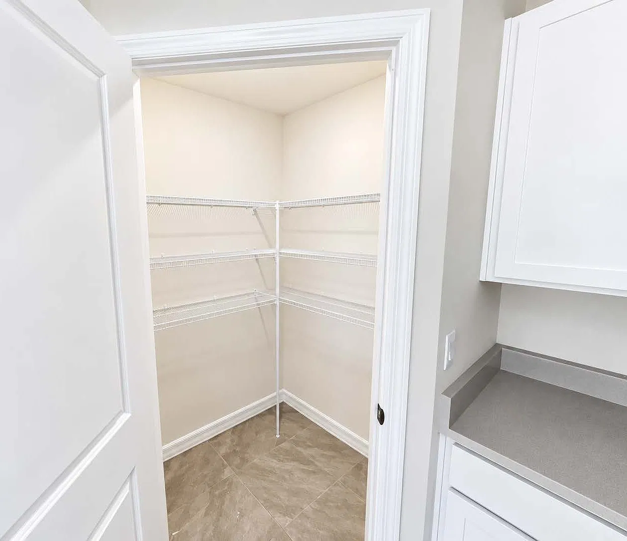 4 bed, 1828 sqft, $2,200 — Photo 4