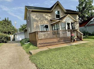 228 Mary St, Cambria, WI 53923