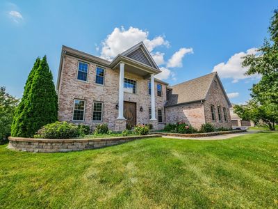 2 Twelve Lakes Ct, Lake In The Hills, IL, 60156