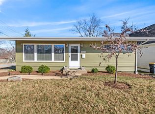 968 Lindemann Rd, Saint Louis, MO 63131