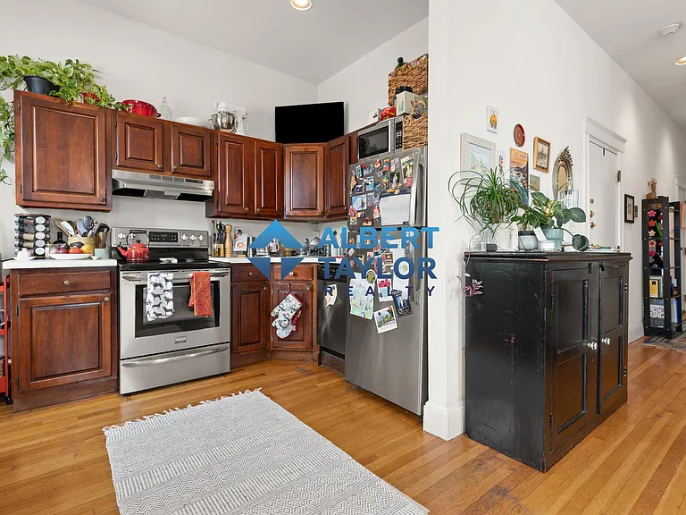 1750 Washington St #10 — Photo 9