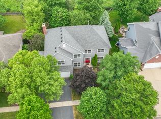 39W260 Preston Cir, Geneva, IL 60134