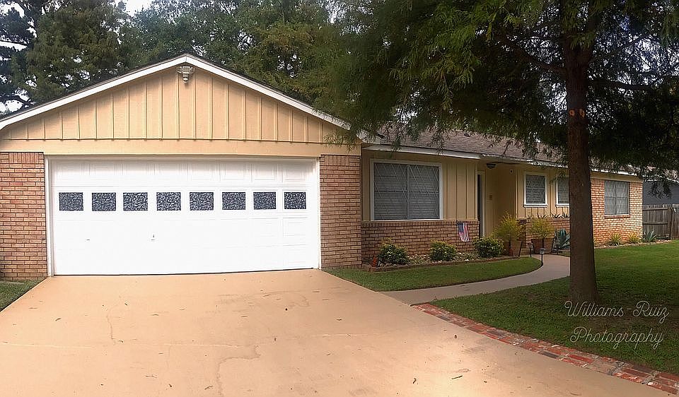 1st image of 109 San Saba Ln