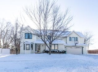 8801 Luin Dr, Clive, IA 50325