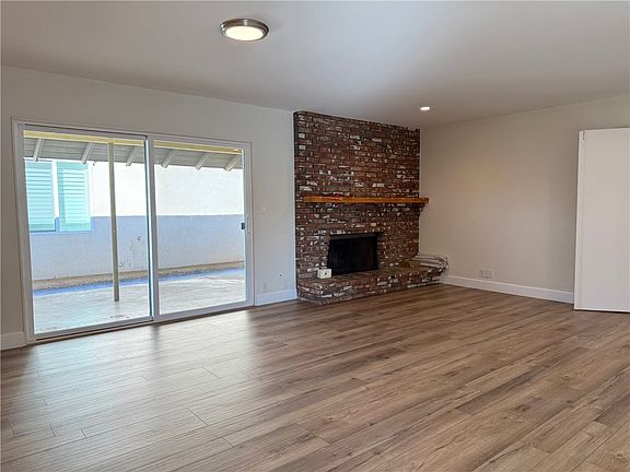 4th image of 729 E Level St