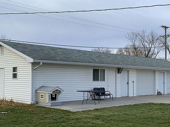 Garages and Work Shop