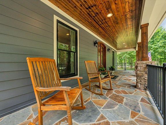 3rd image of 275 Wilderness Dr