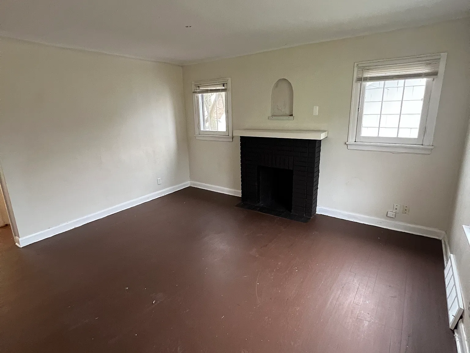 3 bed, 826 sqft, $995 — Photo 3