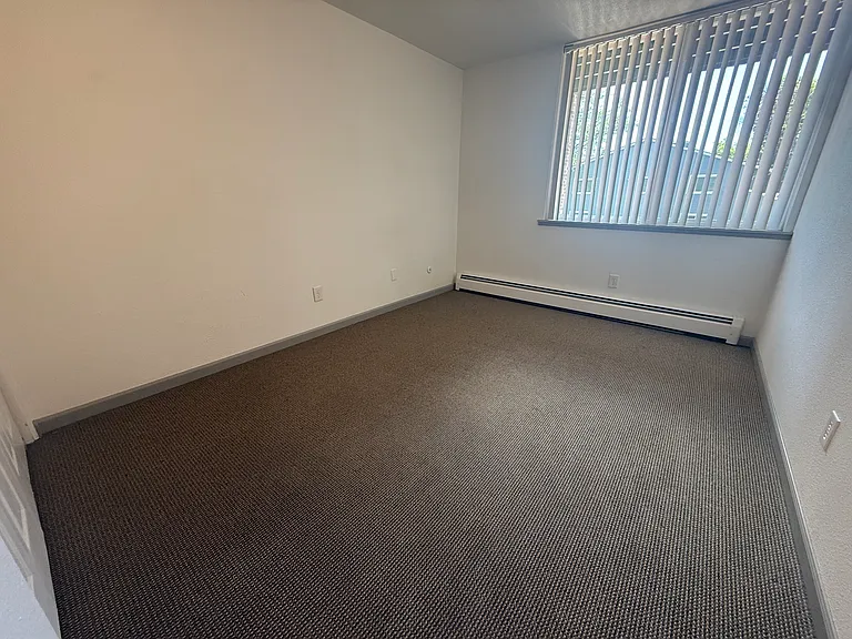 2990 Glenwood Dr #5 — Photo 4