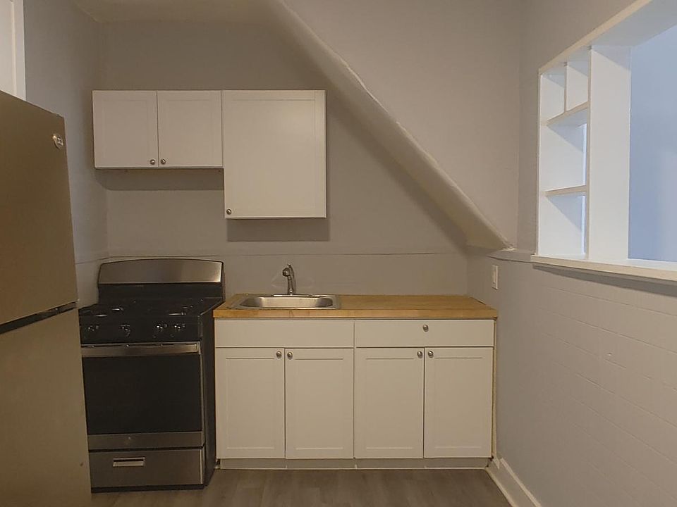 1st image of 387 Liberty St