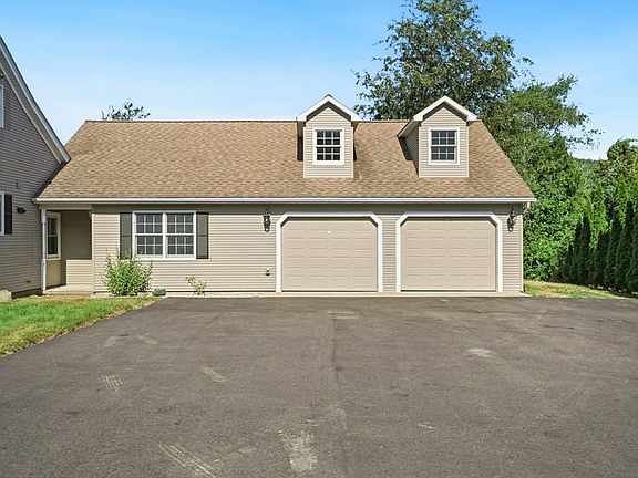 3rd image of 129 Upper Hampden Rd