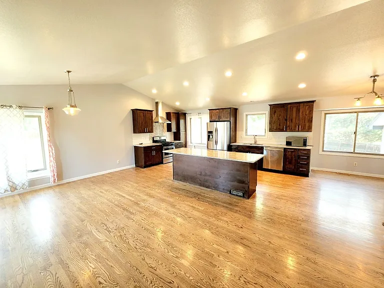 10995 Allison Ct — Photo 2