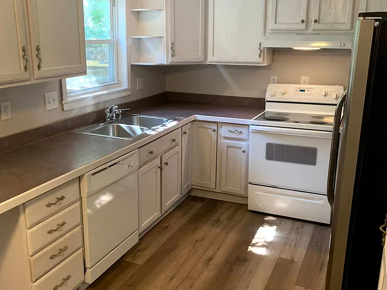 Spacious kitchen
