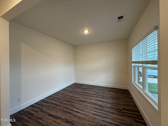 5th image of 237 Chimney View Loop