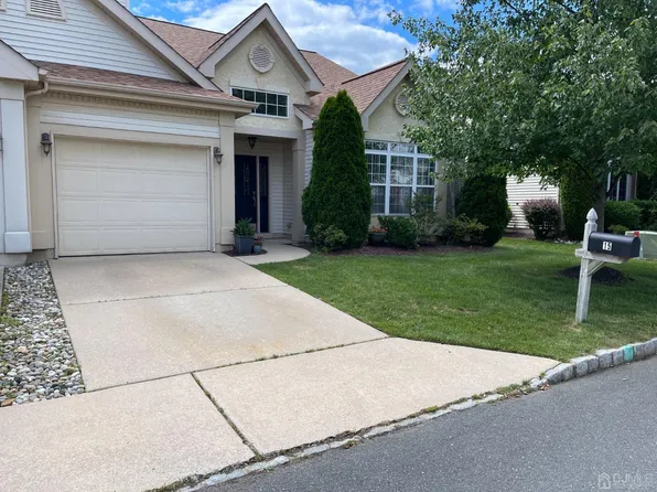 15 Umberland Pl, Monroe Township, NJ 08831