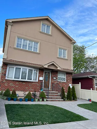 207 Dongan Hills Ave Photo 1