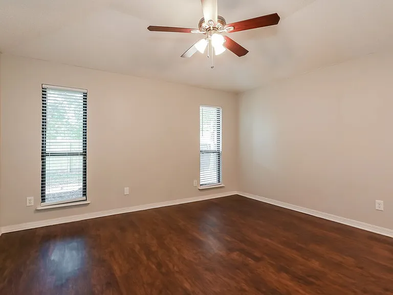 8468 Hamden Rd — Photo 7