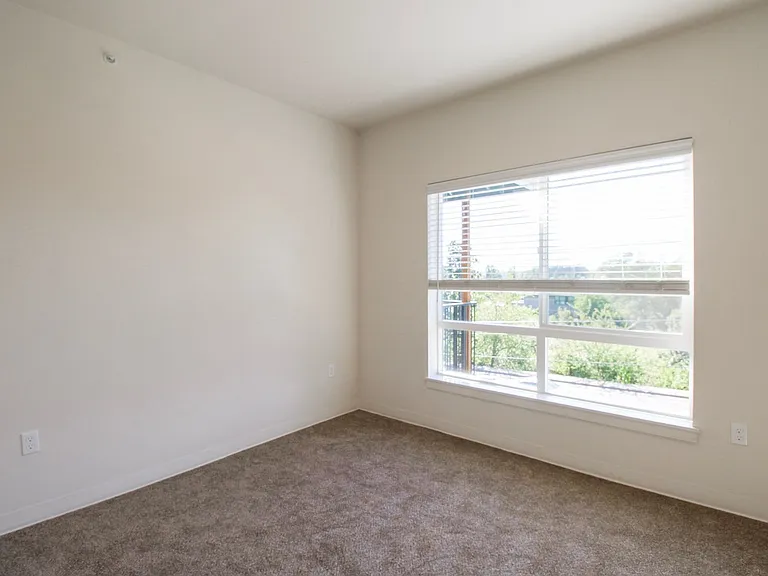 Creek's Edge Apartments — Photo 50