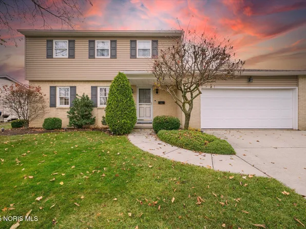 1304 Sierra Dr, Oregon, OH 43616