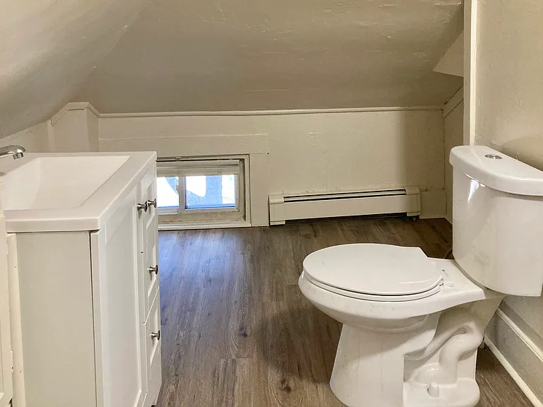 1211 Center St #4 — Photo 7