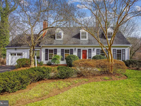 9200 Farnsworth Dr, Potomac, MD 20854