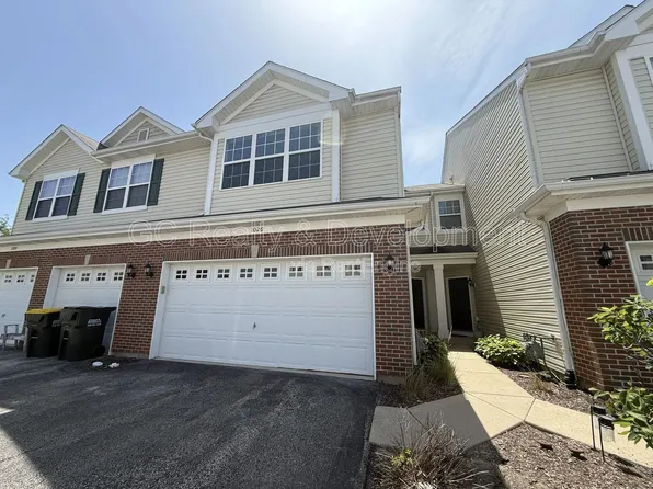 1026 Turin Dr, Hampshire, IL 60140
