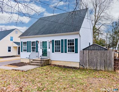 25 Woodlawn Avenue, Enfield, CT, 06082