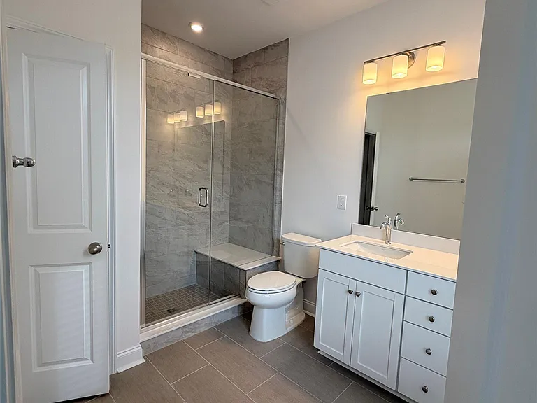 15351 Ballancroft Pkwy — Photo 14