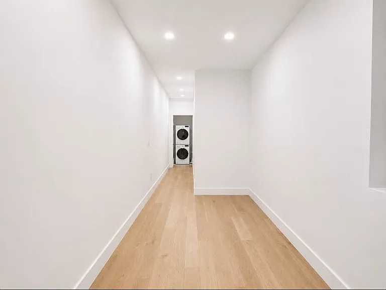 727 Knickerbocker Ave #3A — Photo 6