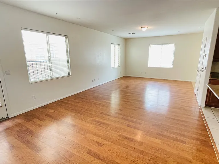 669 Emerald Idol Pl — Photo 5