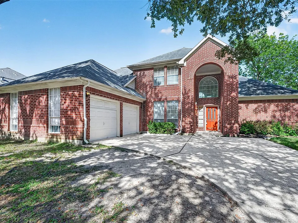 2411 Charter Oaks Ct