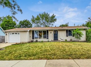 1 N Ridge Ct, Streamwood, IL 60107