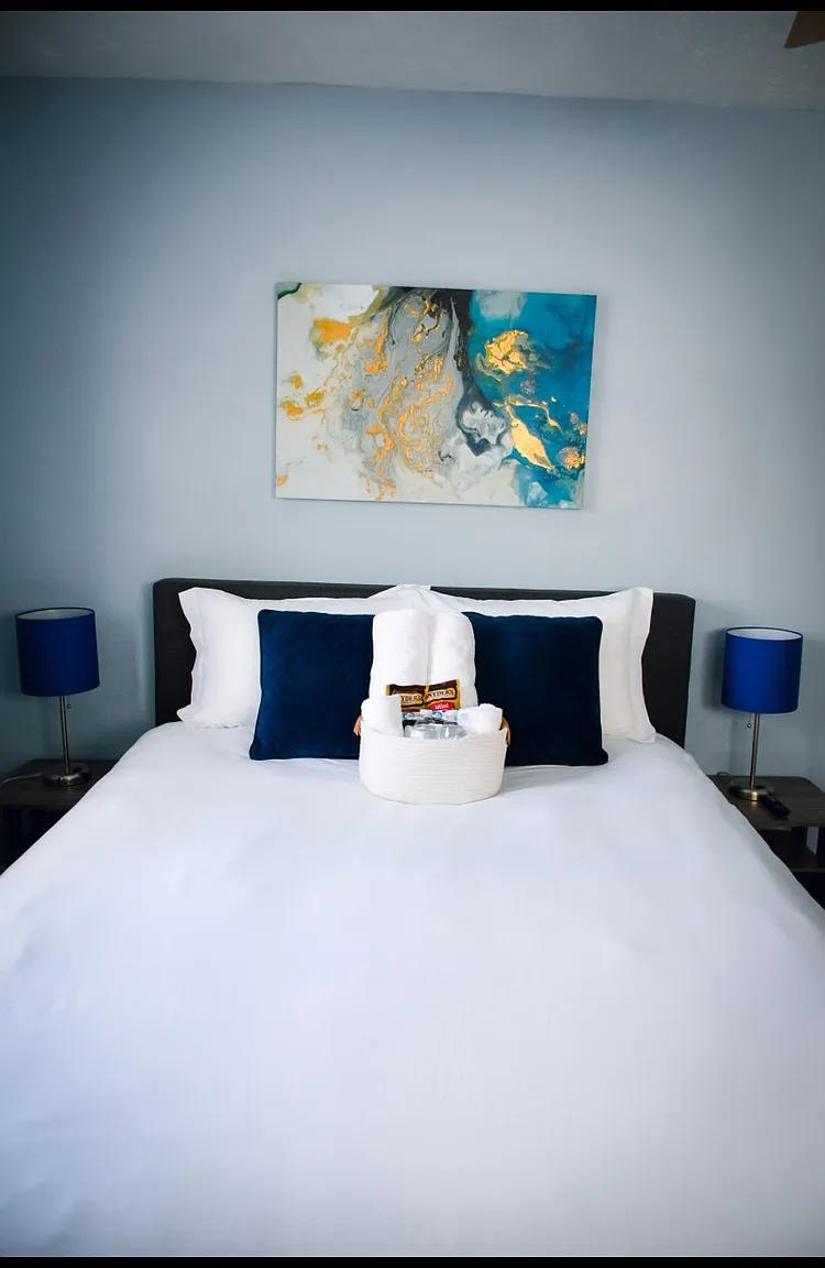 1 bed, 1600 sqft, $550 — Photo 1