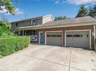 5690 Meadow Dr, Hamburg, NY 14075