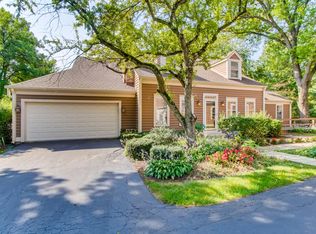 1624 Stonebridge Trl, Wheaton, IL 60189