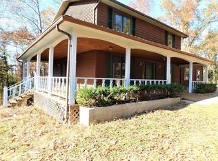 819 Greenfield Dr, Livingston, TN 38570