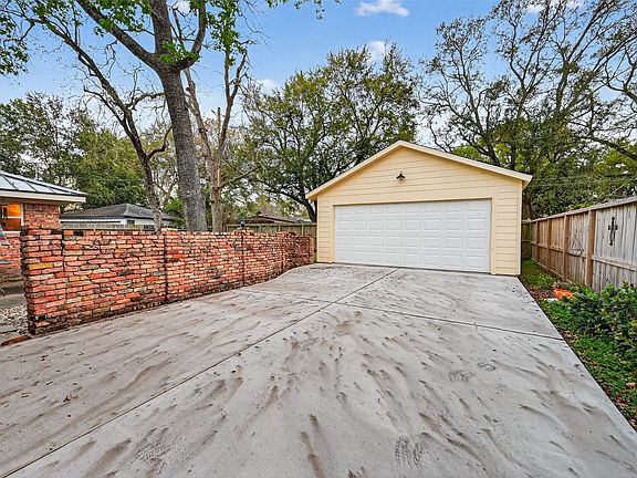 3rd image of 5911 Warm Springs Rd