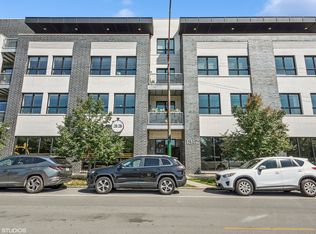 1317 N Larrabee St #403, Chicago, IL 60610