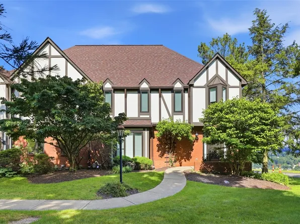 418 Forest Highlands Dr, Pittsburgh, PA 15238