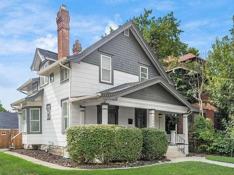 2339 Summit St — Photo 3