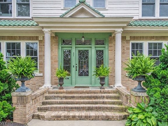 2nd image of 281 Forest Ave