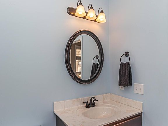 4th image of 221 Ingram Fields Dr